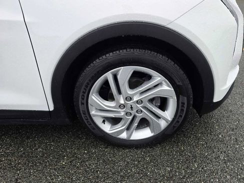 Used 2023 Chevrolet Bolt LT image 9