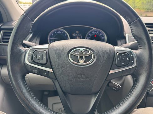 Used 2016 Toyota Camry XLE w/ Convenience Package FWD image 9
