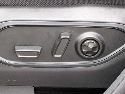 Used 2025 Jeep Grand Cherokee Laredo X w/ Luxury Tech Group I AWD/4WD image 15