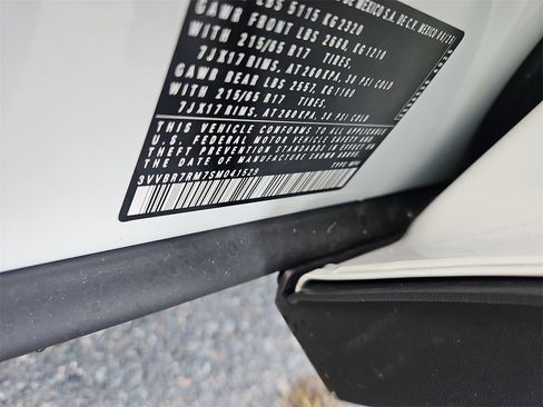 New 2025 Volkswagen Tiguan S image 6