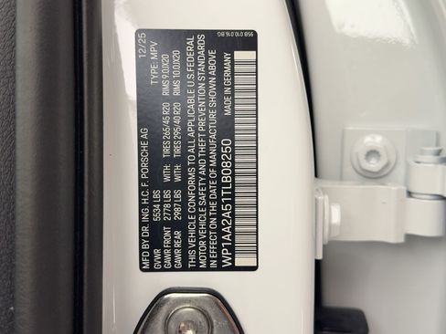 Used 2026 Porsche Macan AWD/4WD image 21