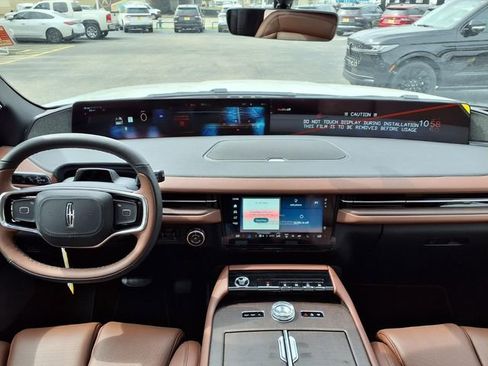 New 2026 Lincoln Navigator L Reserve AWD/4WD image 10