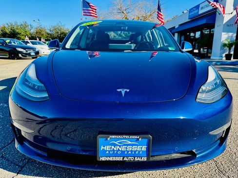 Used 2018 Tesla Model 3 Long Range image 16
