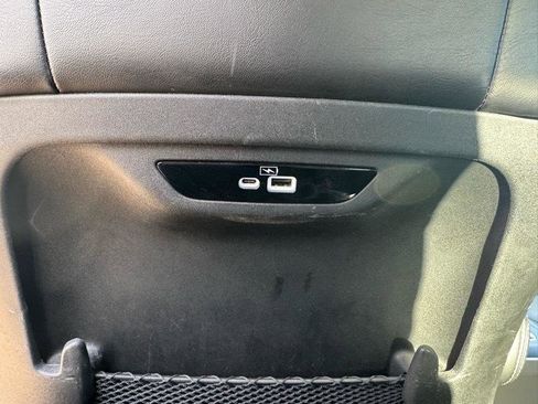 Used 2023 Chrysler Pacifica Touring-L FWD image 17