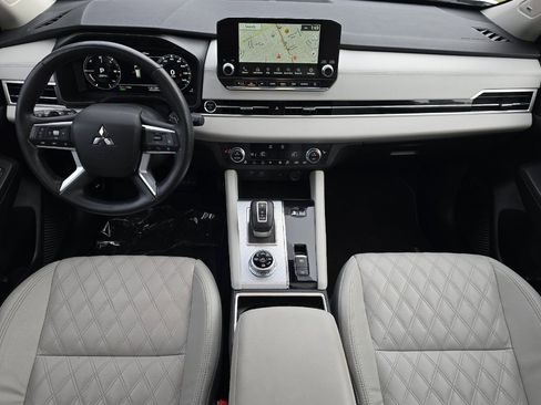Used 2024 Mitsubishi Outlander SEL image 13