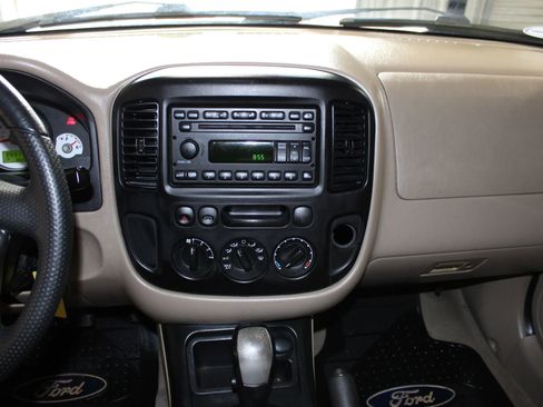 Used 2007 Ford Escape XLS FWD image 12