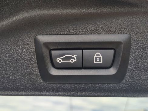 Used 2021 BMW X5 M50i image 38