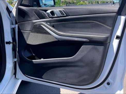 Certified 2023 BMW X7 xDrive40i w/ M Sport Package image 22