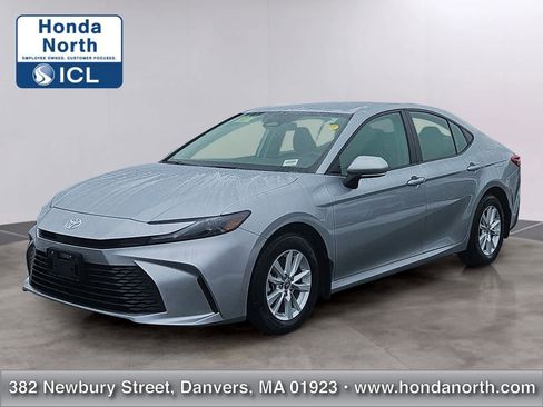 Used 2025 Toyota Camry LE w/ Convenience Package image 1