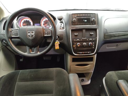 Used 2016 Dodge Grand Caravan American Value Package image 22