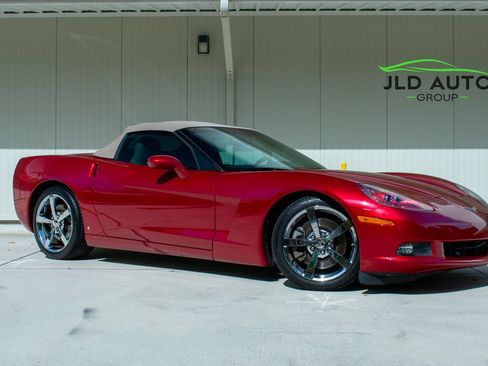 Used 2008 Chevrolet Corvette Convertible w/ Preferred Equipment Group RWD image 2