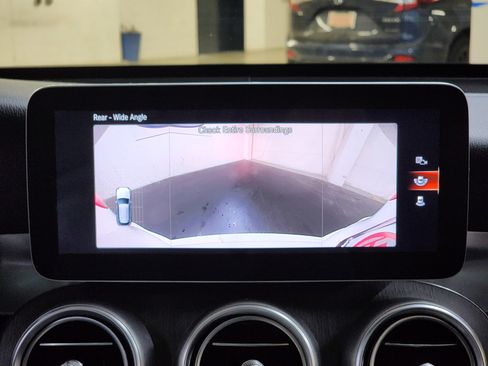 Used 2021 Mercedes-Benz GLC 300 4MATIC image 25