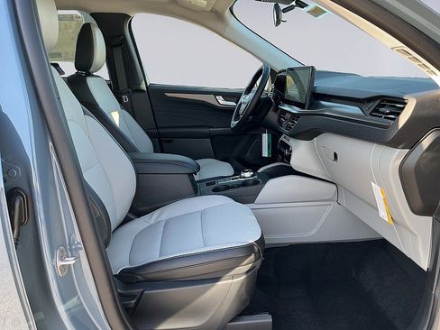 New 2026 Ford Escape SE w/ Class II Trailer Tow Package image 11