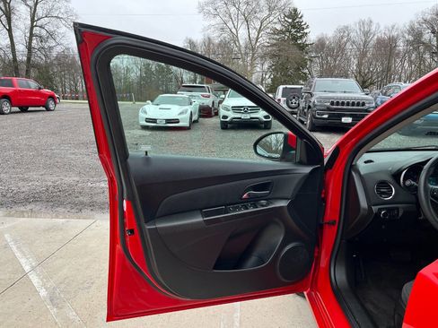 Used 2016 Chevrolet Cruze LT FWD image 20
