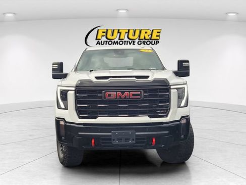 Used 2024 GMC Sierra 2500 AT4X AWD/4WD image 2