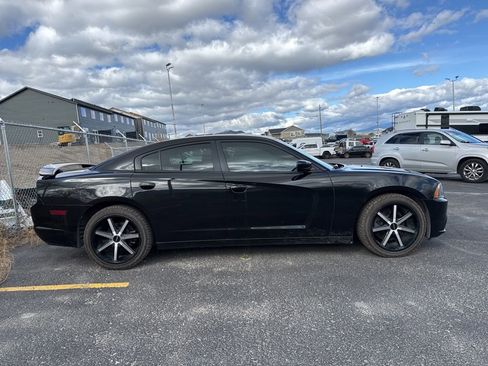 Used 2014 Dodge Charger SE image 4