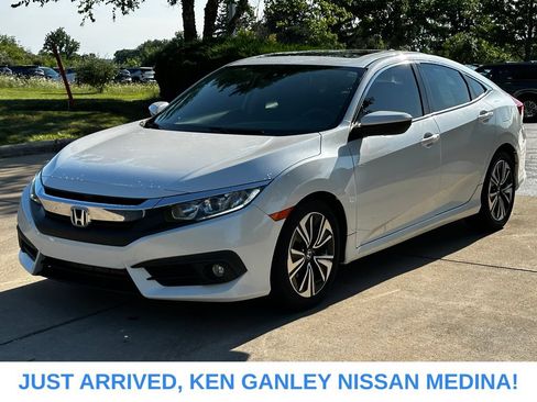 Used 2017 Honda Civic EX-T image 7