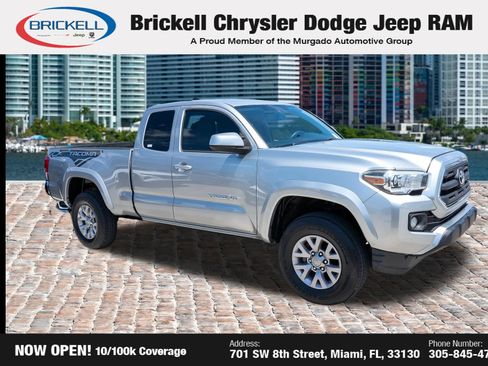 Used 2017 Toyota Tacoma SR5 RWD image 3