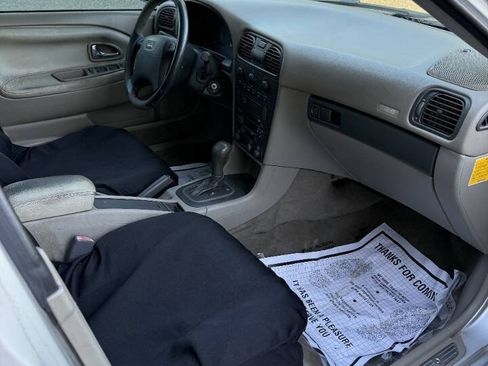Used 2001 Volvo S40 FWD image 16