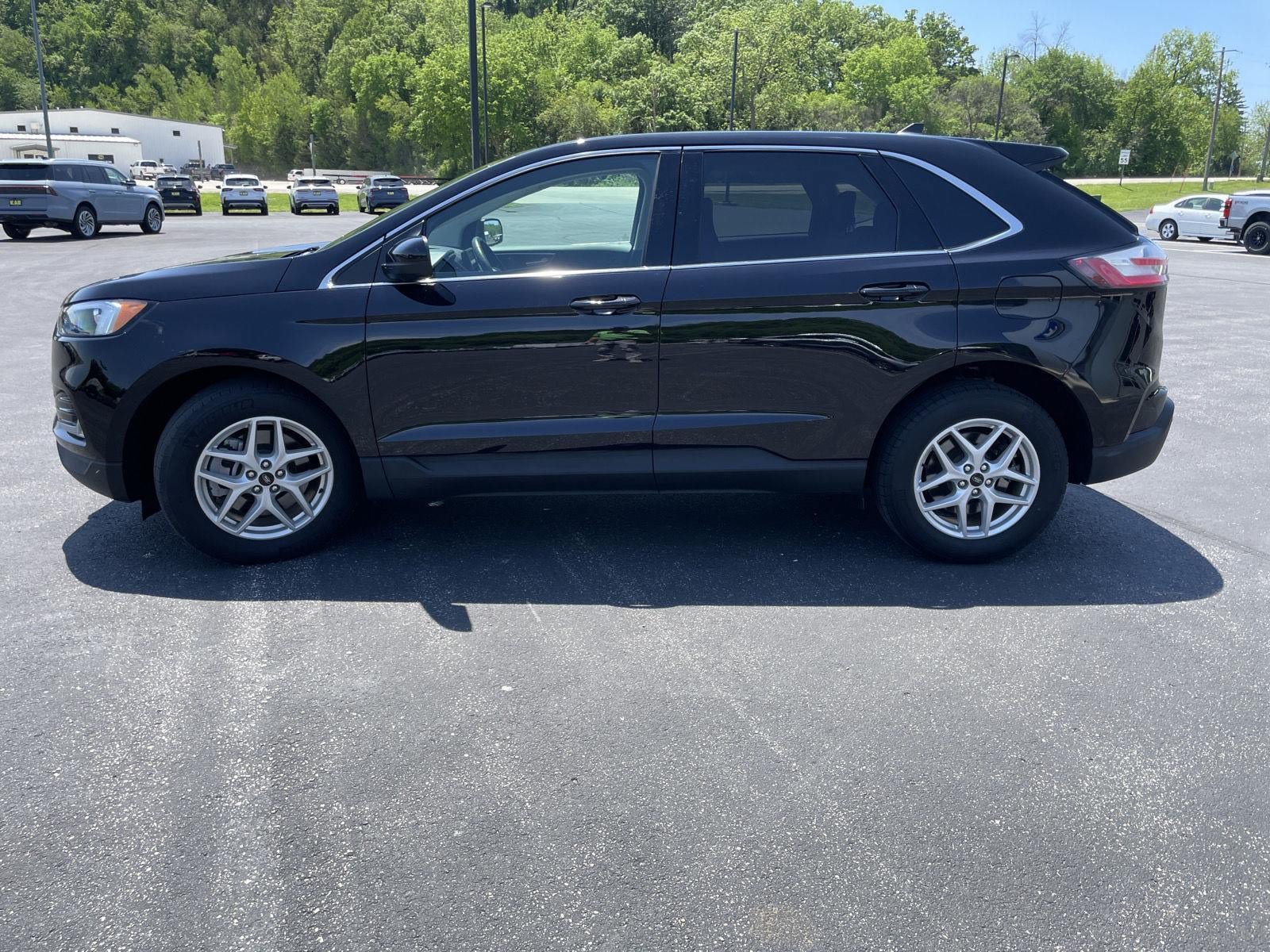 Certified 2024 Ford Edge SEL w/ Convenience Package AWD/4WD image 6