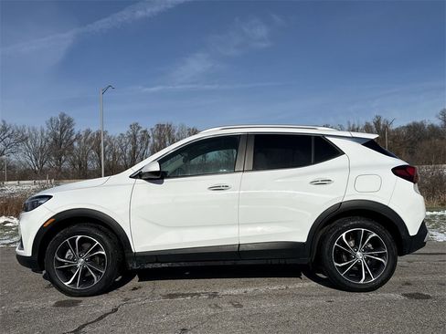 Used 2022 Buick Encore GX Select image 5