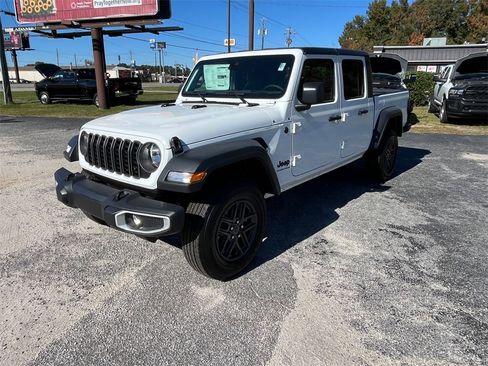 New 2025 Jeep Gladiator Sport image 7