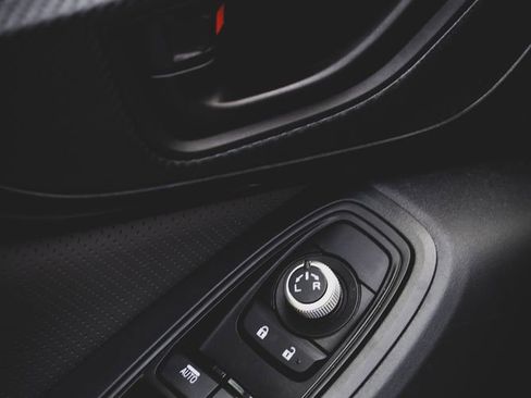 Used 2022 Subaru Crosstrek 2.5i Sport w/ Moonroof Package image 18