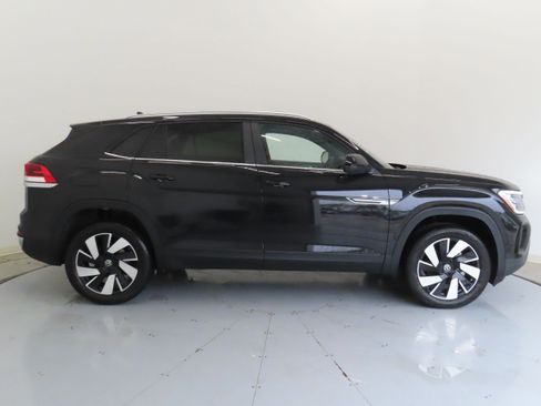 New 2025 Volkswagen Atlas Cross Sport SE image 2