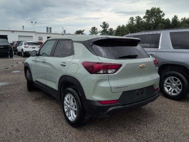 Used 2025 Chevrolet TrailBlazer LS w/ LS Convenience Package FWD image 6