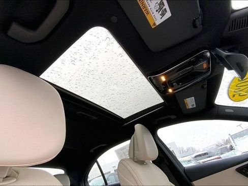 Used 2025 Mercedes-Benz C 300 4MATIC Sedan image 11