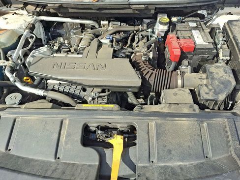 Used 2024 Nissan Rogue S image 28