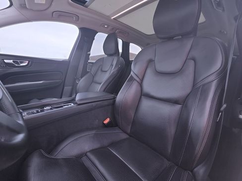 Used 2022 Volvo XC60 B5 Inscription w/ Advanced Package AWD/4WD image 18