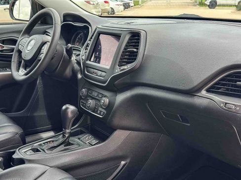 Used 2022 Jeep Cherokee Latitude Lux w/ Sun & Sound Group FWD image 22