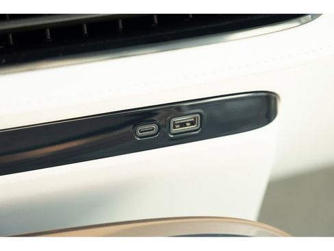 Used 2025 Buick Enclave Avenir w/ Super Cruise Package FWD image 29