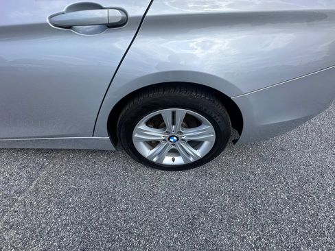 Used 2017 BMW 330i xDrive Sedan AWD/4WD image 8