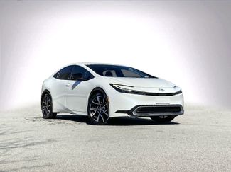 Used 2025 Toyota Prius XSE video 2