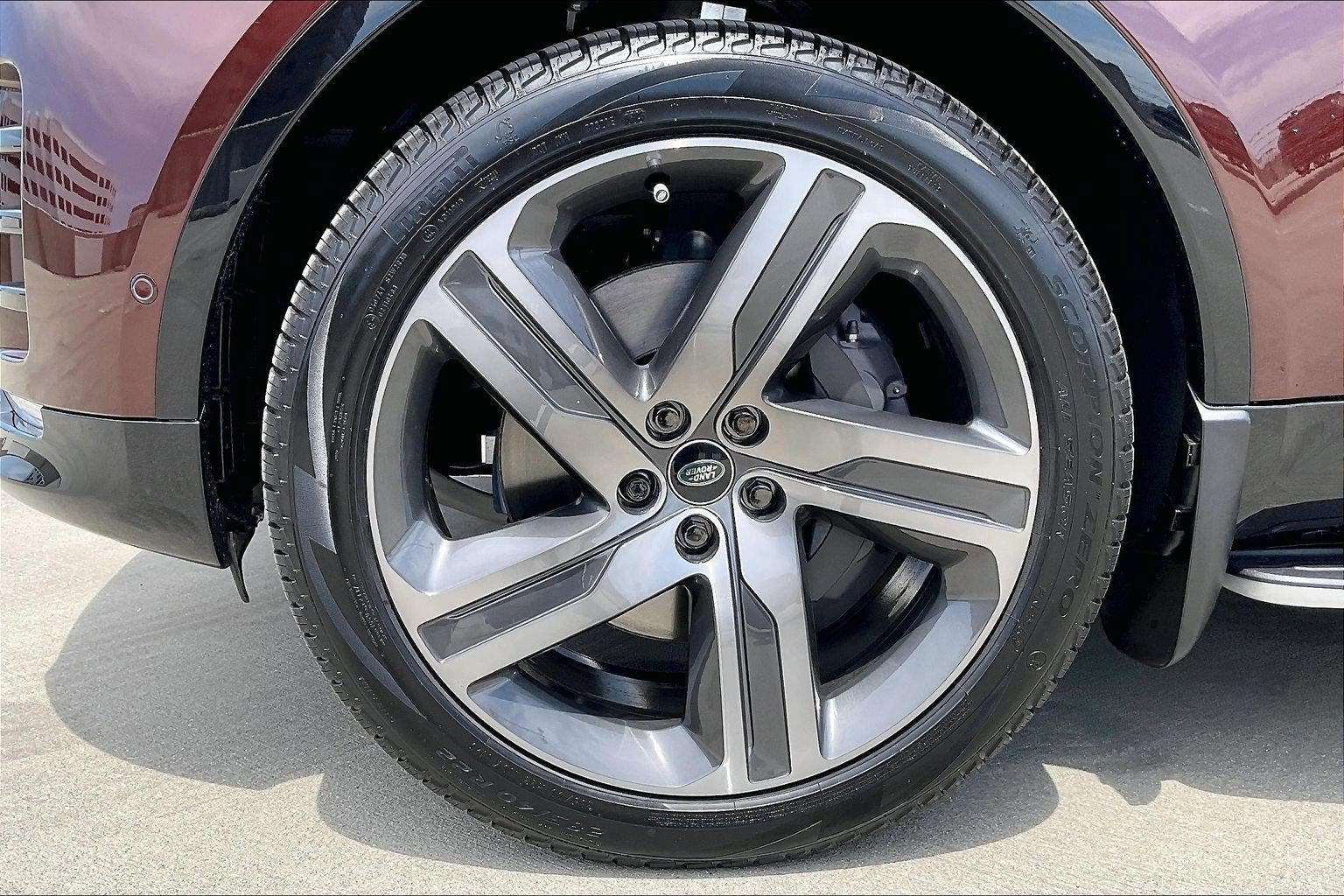 New 2026 Land Rover Discovery Limited Edition AWD/4WD image 21
