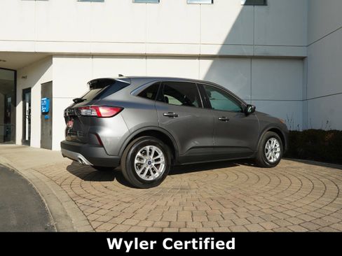 Used 2021 Ford Escape SE w/ Cold Weather Package image 3