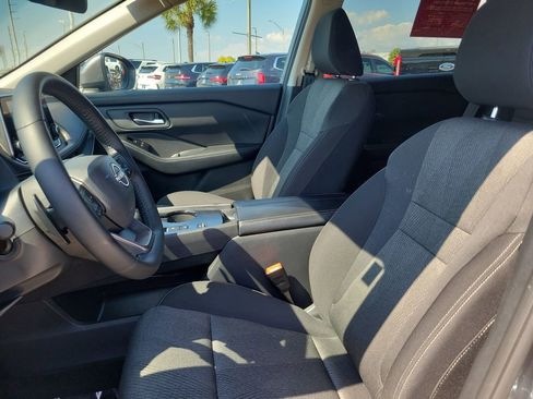 Used 2025 Nissan Rogue SV image 25