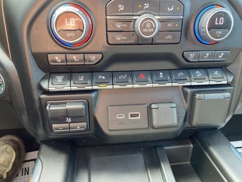 Used 2022 Chevrolet Silverado 2500 High Country w/ Technology Package AWD/4WD image 13
