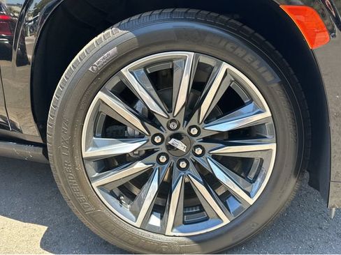 Used 2021 Cadillac Escalade ESV Sport w/ Driver Assist Tech Package AWD/4WD image 16