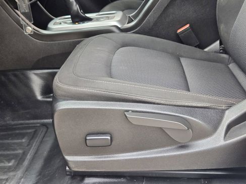 Used 2022 Chevrolet Colorado LT w/ Fleet Safety Package image 24