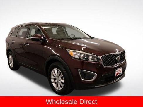 Used 2017 Kia Sorento LX image 1