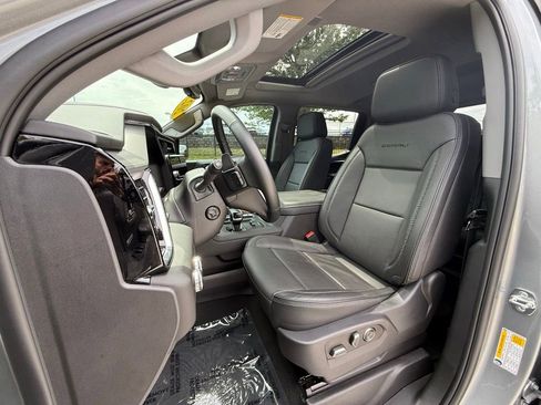 Used 2025 GMC Sierra 1500 Denali w/ Denali Reserve Package AWD/4WD image 6