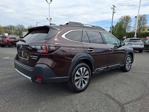 Used 2023 Subaru Outback Touring AWD/4WD image 8