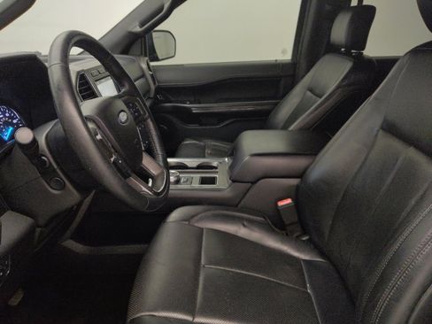 Used 2018 Ford Expedition Max XLT w/ Equipment Group 202A RWD image 17