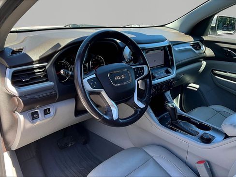 Used 2019 GMC Acadia SLT FWD image 17