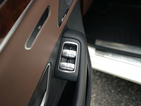 Used 2015 Mercedes-Benz S 550 4MATIC Sedan image 37