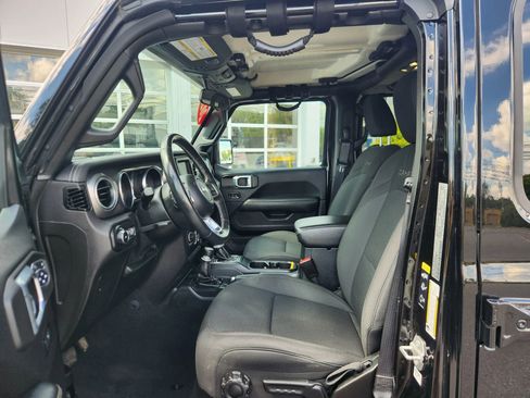 Used 2021 Jeep Wrangler Unlimited Sahara w/ Cold Weather Group image 24