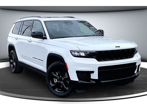 Certified 2025 Jeep Grand Cherokee L Altitude image 13